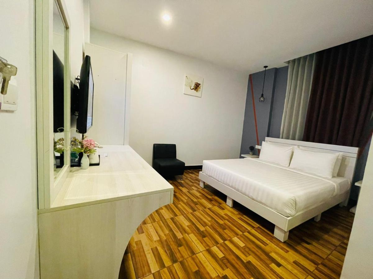 Hotel De Phnom-Penh