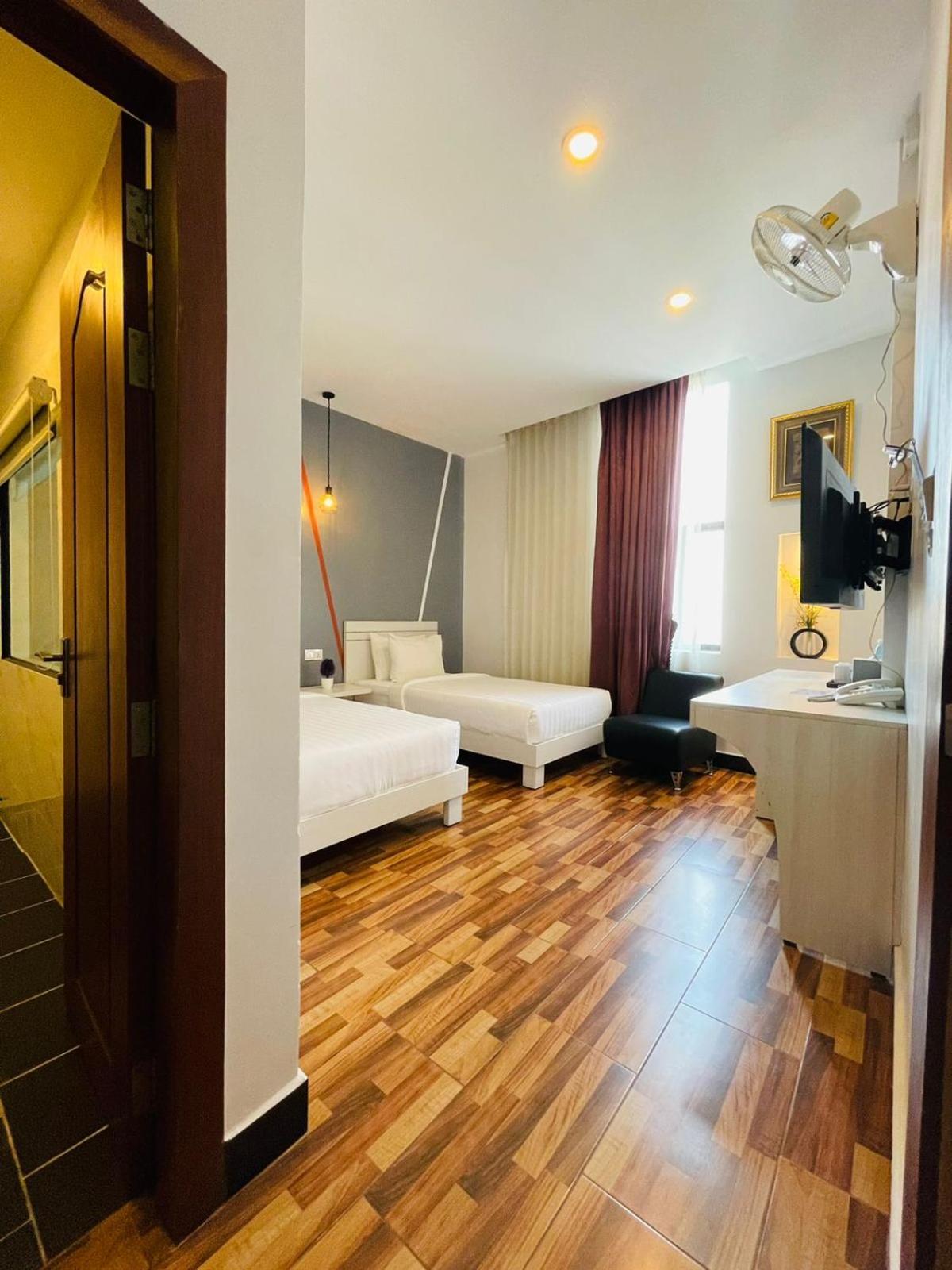 De Phnom Penh